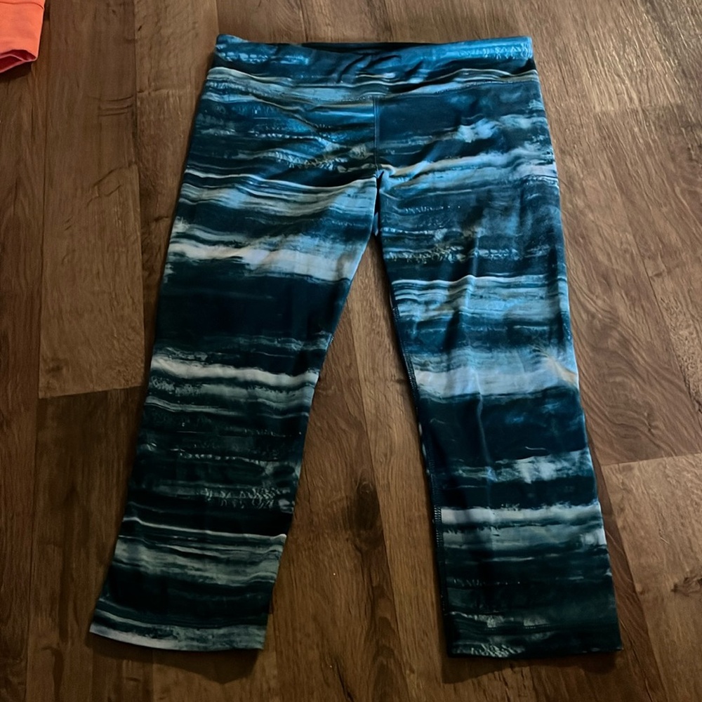 Under Armor cropped leggings